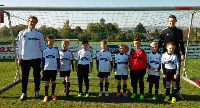 Unsere F- Junioren mit ihren Trainern Julius Mihr und Steffen Vandirk