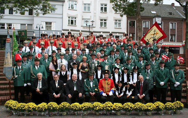 St. Sebastianus Bruderschaft 1484 Erkrath e.V. im Jahr 2008. Foto: Petra Büchel
