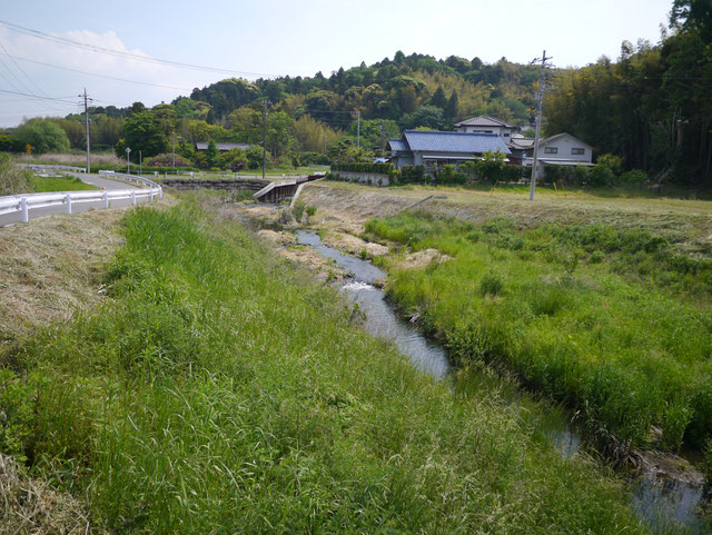 郷里と椎津川
