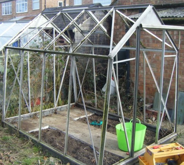 Assembling used greenhouses. flowerpotman landscape gardener