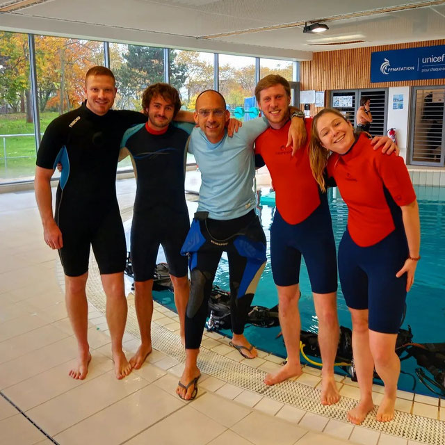 Formation plongée Niveau 1 FFESSM et Open Water PADI en fosse à Paris et ile de france avec Plongevasion.