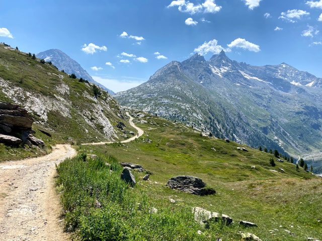 La breve discesa all’ingresso del Selvaggio vallone delle Savine