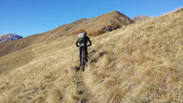 In arrivo al COL CLAPIER si riesce ancora a dar qualche colpo di pedale