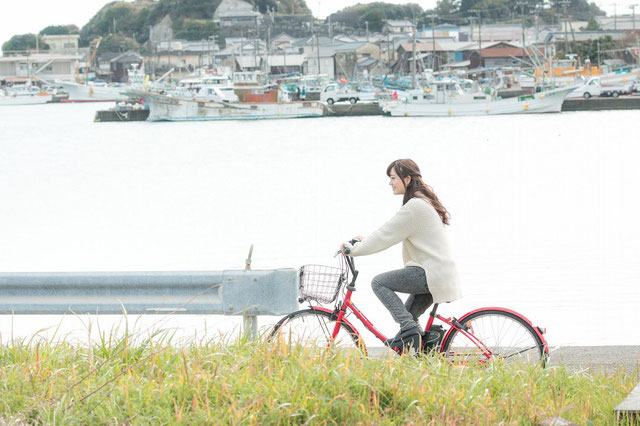 その自転車の乗り方では事故になります