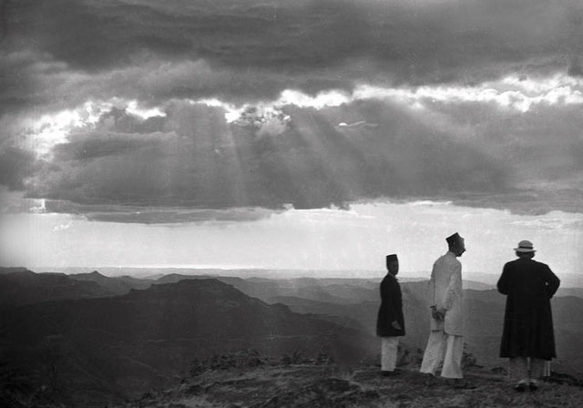 Panchgani Valley, India ; Hedi ( white hat ) standing next to Pleader.
