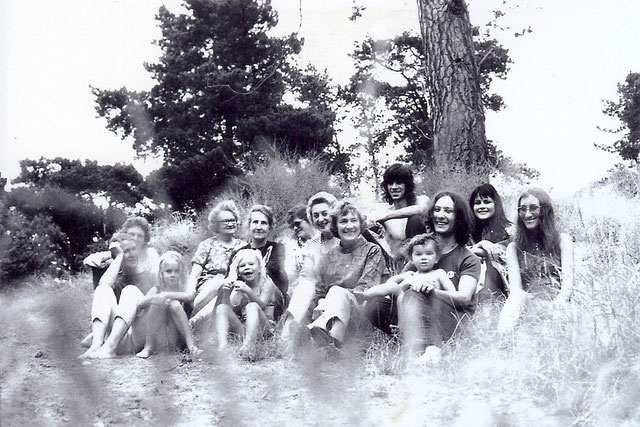 Melbourne group early 1970s- Ena back row, 2nd from the left