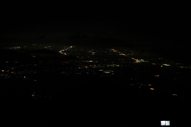 弥山山頂からの夜景 ※右手前は避難小屋の明かり