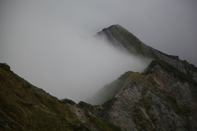 弥山より剣ヶ峰を望む