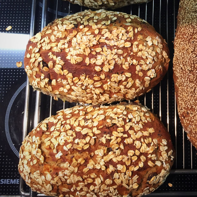 Müslibrot - Brotgenuss - jetzt wird gebacken Müslibrot - Brotgenuss - jetzt wird gebacken