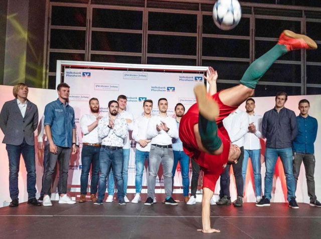Imponerende freestyle-show foran dusinvis av barn på en uforglemmelig bursdag.