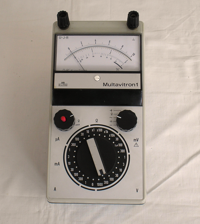 Multimeter mit Fet. Verstärker Modell Multavitron 1 von Hartmann & Braun - Frankfurt a/M . - Fertigungsjahr 1977