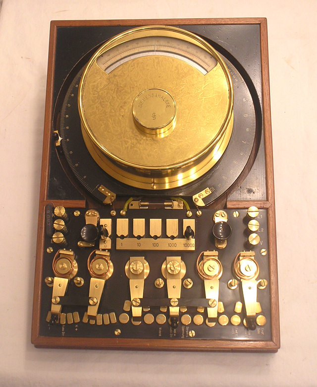 Universalmessinstrument Typ U R I von 1898 der Fa. Siemens & Halske - Berlin für die Reichspost.