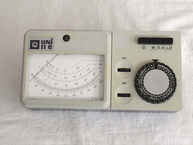 Vielfach Messgerät VEB Mellenbach DDR - Modell UNI 11 e von 1984