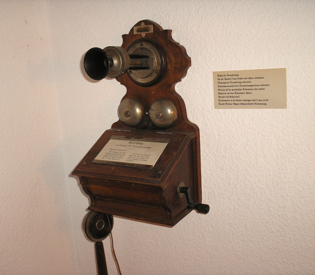 OB - Wandtelefon in Pultform Modell 05 von 1900 - Fa. C. F. Lewert - Berlin - Fertigungsjahr ca. 1900