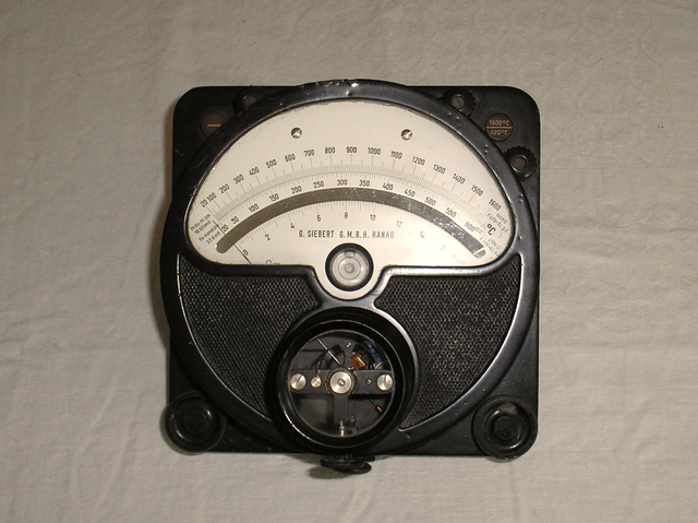 Millivoltmeter geeicht bis Temperaturen von 1 600 C° von Hartmann & Braun - Frankfurt - gefertigt für Fa. Siebert GmbH in Hanau - Fertigungsjahr  1935