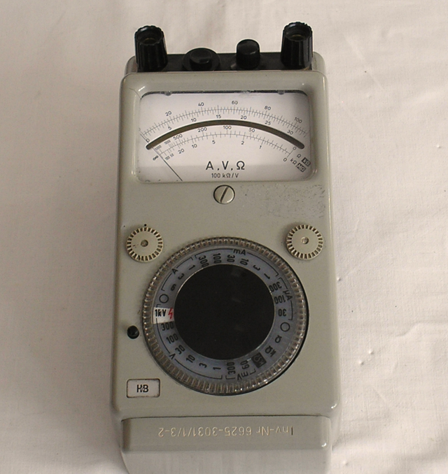 Multimeter Modell A _ V _ Ohm von Hartmann & Braun - Frankfurt a/M. mit 100 k Ohm / Volt - Fertigungsjahr ca. 1979