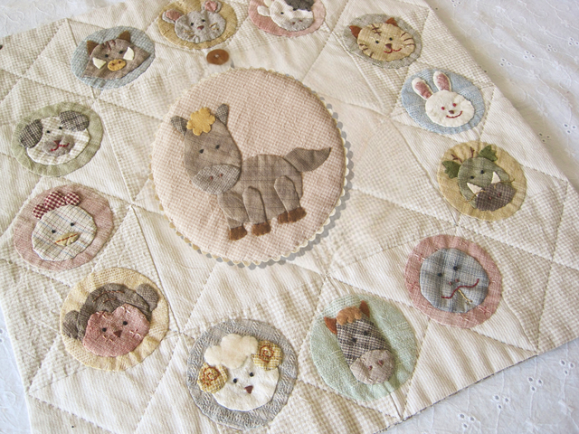 最新版！干支のミニタペストリー　キットの見本画像です。