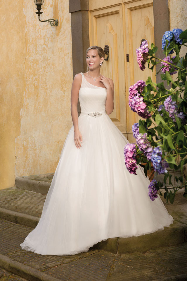 Abend Kleider Abverkauf / Stark Reduziert - Brautmode Schwaebisch Hall Justina