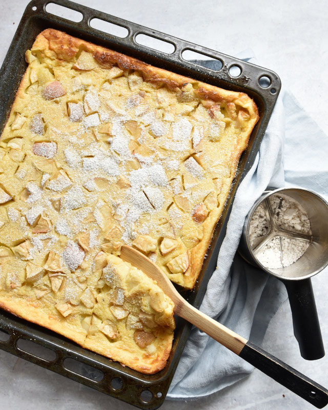 Apfel-Pfannkuchen. Vom Blech. - mix dich glücklich (Thermomix-Rezepte)