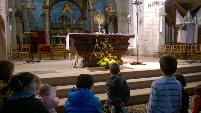 Adoration-enfants-Paroisse-Liffré