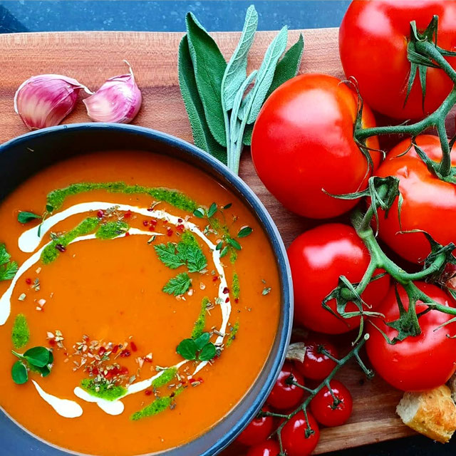 Creamy San Marzano tomato soup! site Hennies Kitchen!