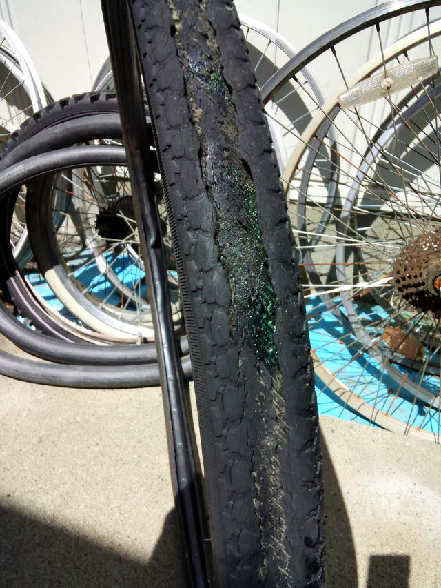 自転車 空気入れても出てくる