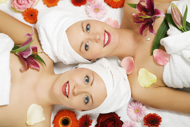 Freundinnen Tag - Wellness-Ohz Massage & Kosmetik für Frauen! Freundinnen Tag - Wellness-Ohz Massage & Kosmetik für Frauen!