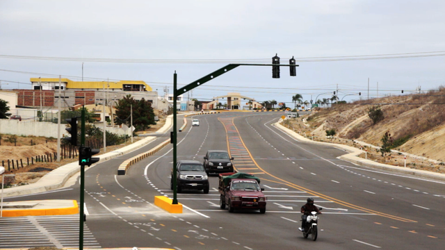 Ruta del Spondylus frente a la Urbanización Ciudad del Sol. Manta, Ecuador.