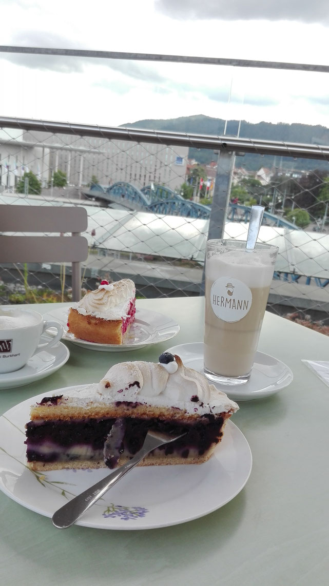 Blaubeere- und Johannisbeere - Baiser