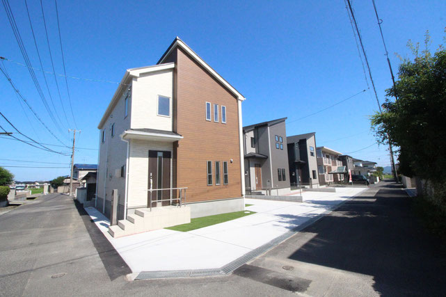 岡山市東区益野町の新築 一戸建て 分譲住宅の外観写真