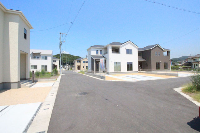 岡山県倉敷市福田町古新田の新築 一戸建て 分譲住宅の外観写真