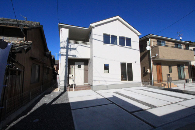 岡山県岡山市東区西大寺中の新築 一戸建て 分譲住宅の外観写真