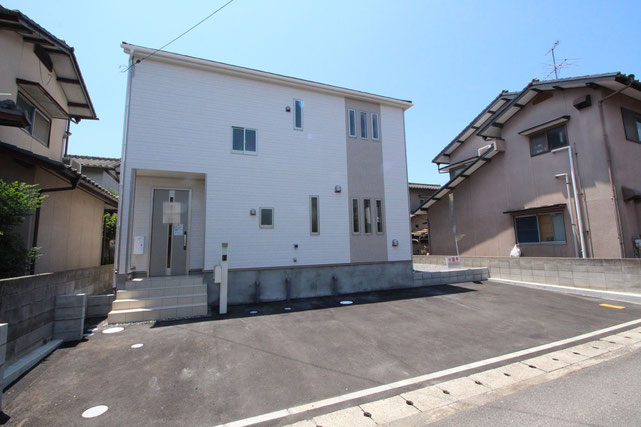 岡山県岡山市東区西大寺東の新築 一戸建て 分譲住宅の外観写真