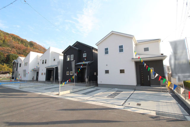 岡山県倉敷市福田町古新田の新築 一戸建て 分譲住宅の外観写真