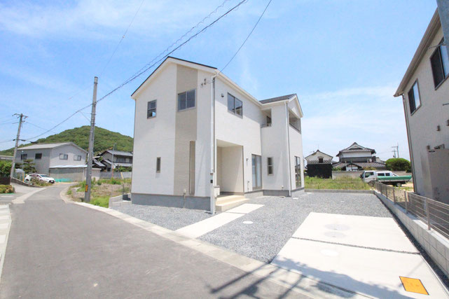 岡山県岡山市北区西辛川の新築 一戸建て 分譲住宅の外観写真