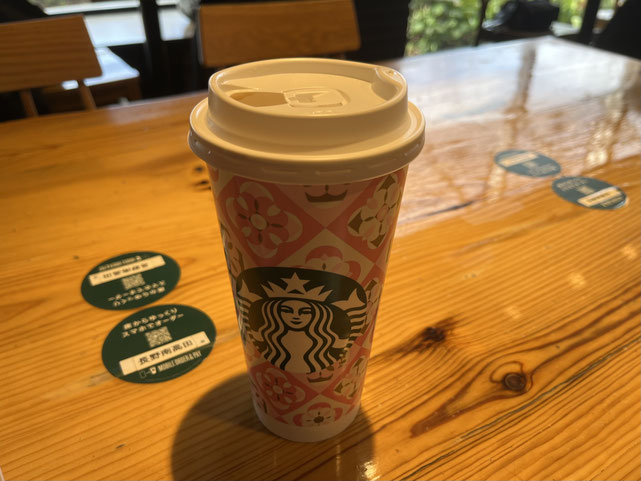 日本では、「お茶しよう」などというときの“お茶”は、紅茶でもコーヒーでも日本茶でもOK