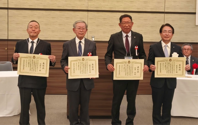 近藤淳一/若葉印刷㈲ 岡田光司/ブラザー印刷㈱ 鈴置誠/鈴置印刷㈱ 佐賀信仁/興栄印刷㈱
