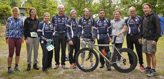 Mit neun Triathleten war der HTB in Thüle verteten.