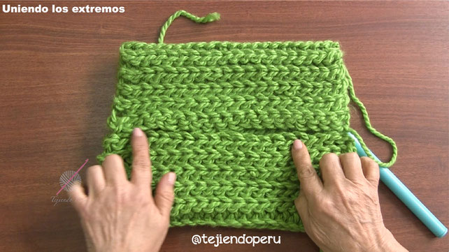 Cuello tejido a crochet imitación punto elástico de dos agujas