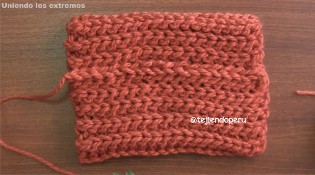 Gorro tejido a crochet imitación punto elástico de dos agujas