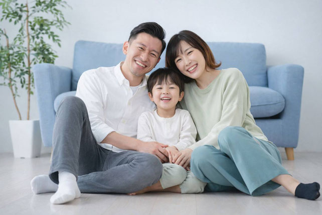 障害年金の制度説明に関連した家族の様子を表したイメージ画像