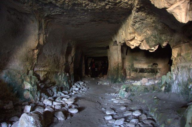 Corridoio Ipogeo "I", o "Grotta delle due lettighe"