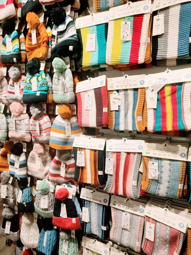 Windschutz-Fleece: Warme KIDS Strickmützen und Loops für Kinder in Kühlungsborn