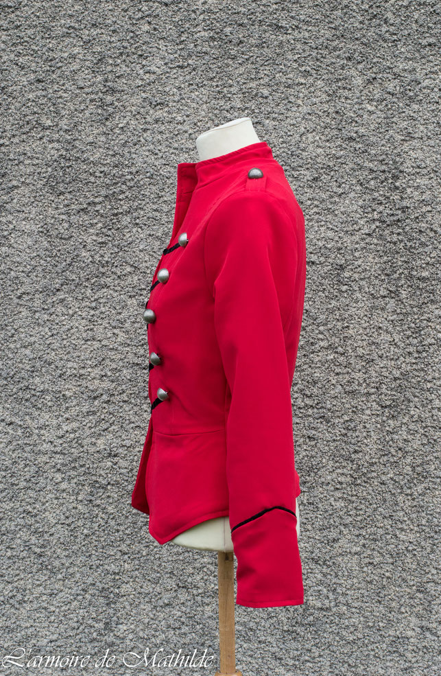 Veste style militaire vue de profil