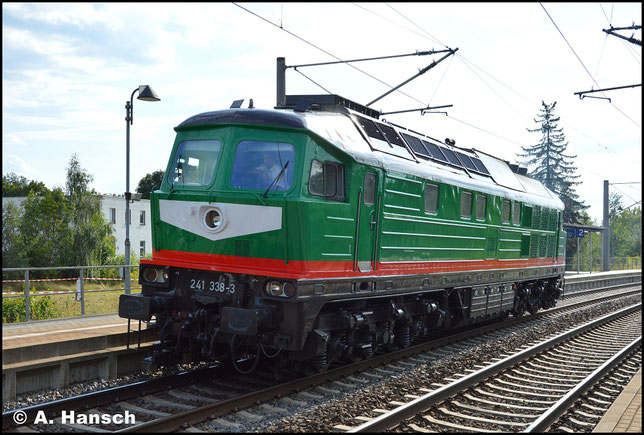 Am 19. August 2016 hat die Lok einen neuen Besitzer und ein neues Gesicht. Im SBW-Farbkleid durchfährt sie Lz den Hp Chemnitz-Hilbersdorf