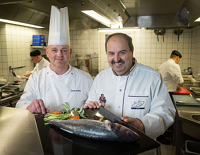 Sternekoch Johann Lager (rechts) mit Küchenchef Georg Walther (links). ©12.18. Investment Management GmbH