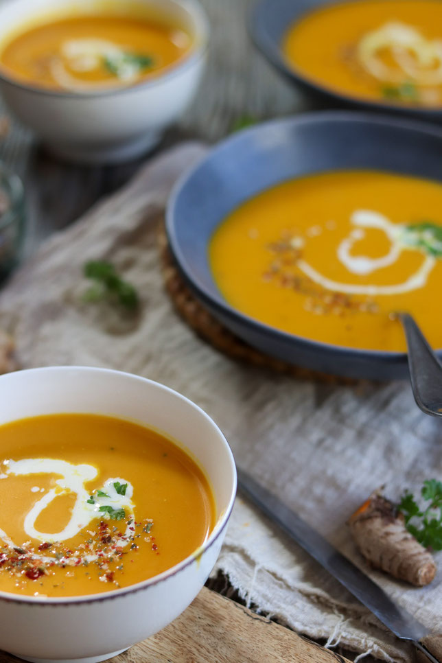 Kürbissuppe in einem Teller