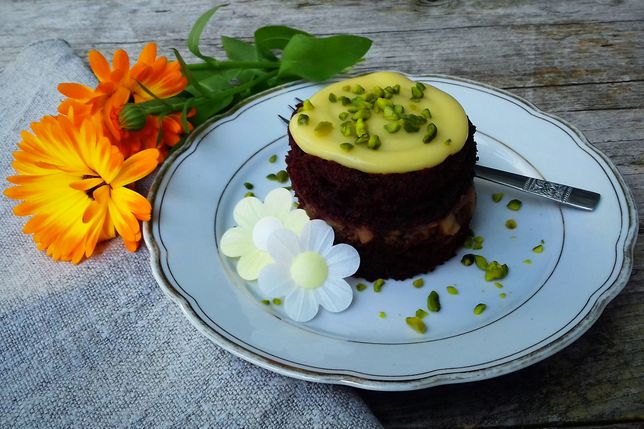 Kakaokuchen mit Apfelfüllung