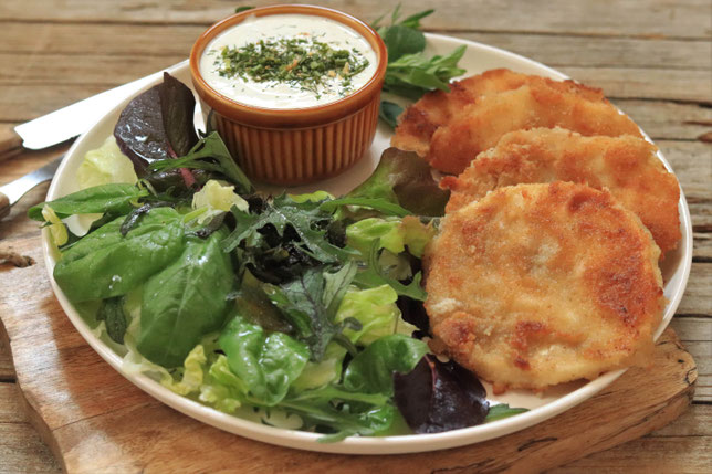 Sellerieschnitzel mit Salat