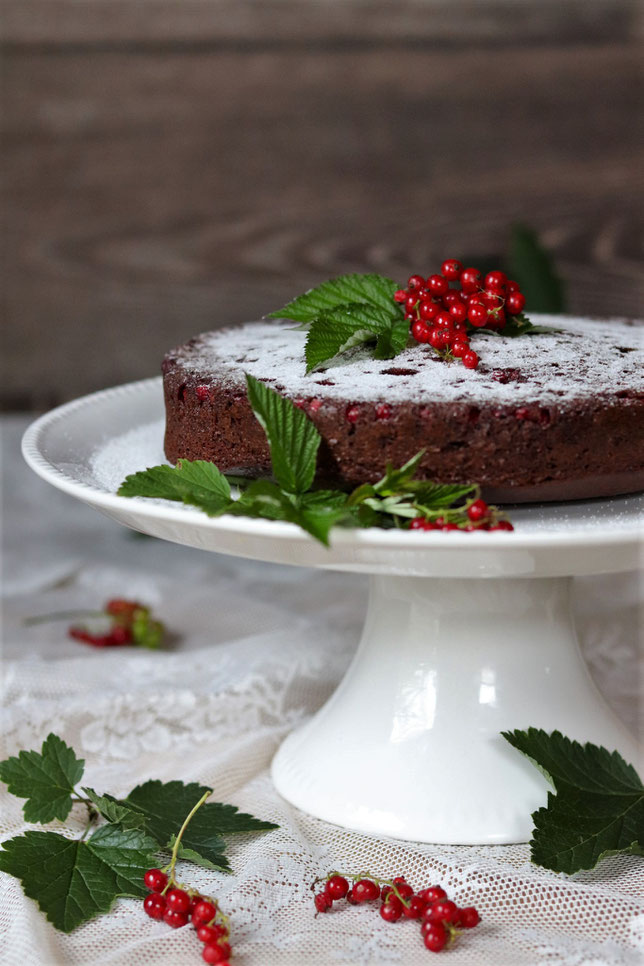 Kuchen mit roten Johannisbeeren